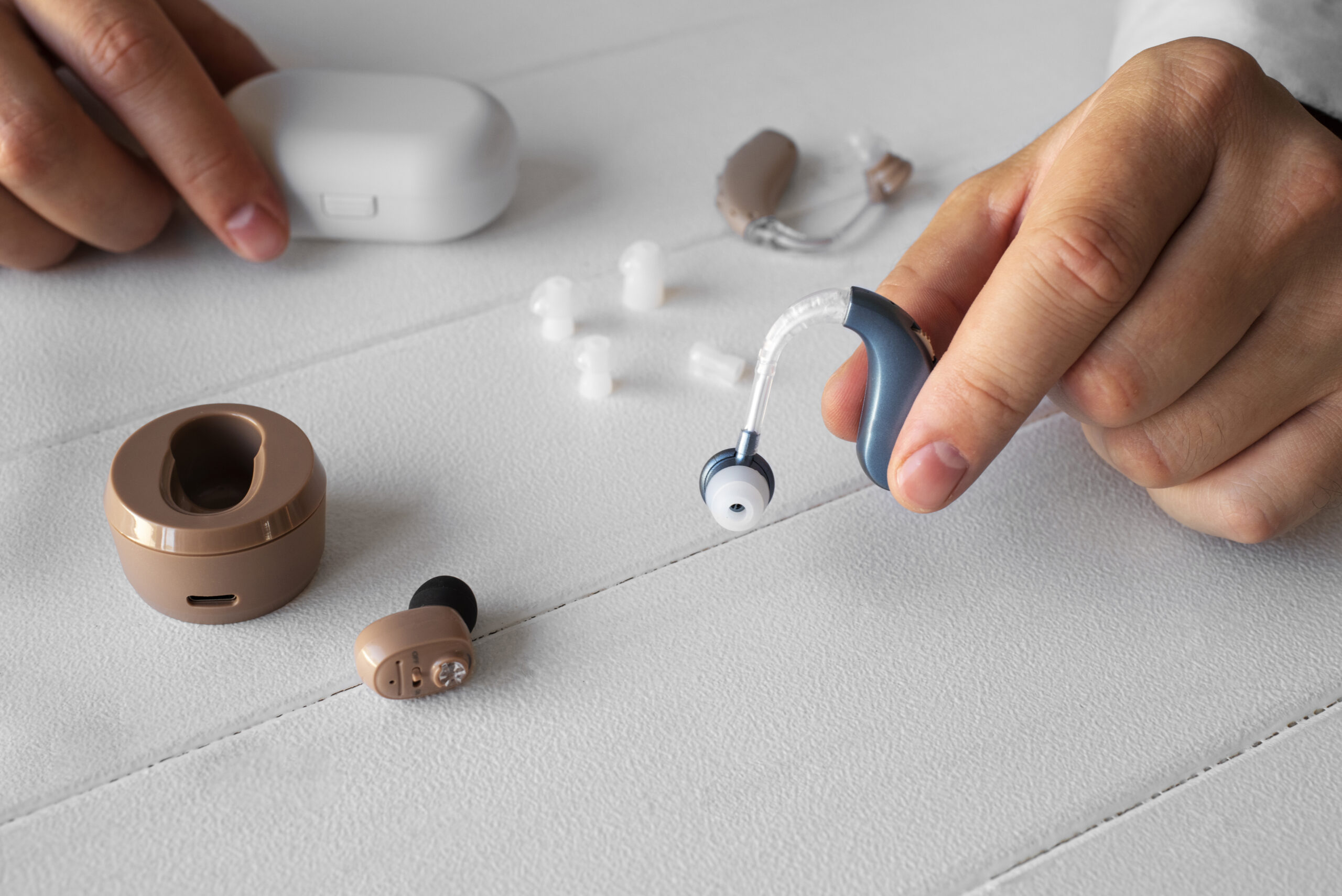 hochwinkelige-hand-die-horgerate-halt